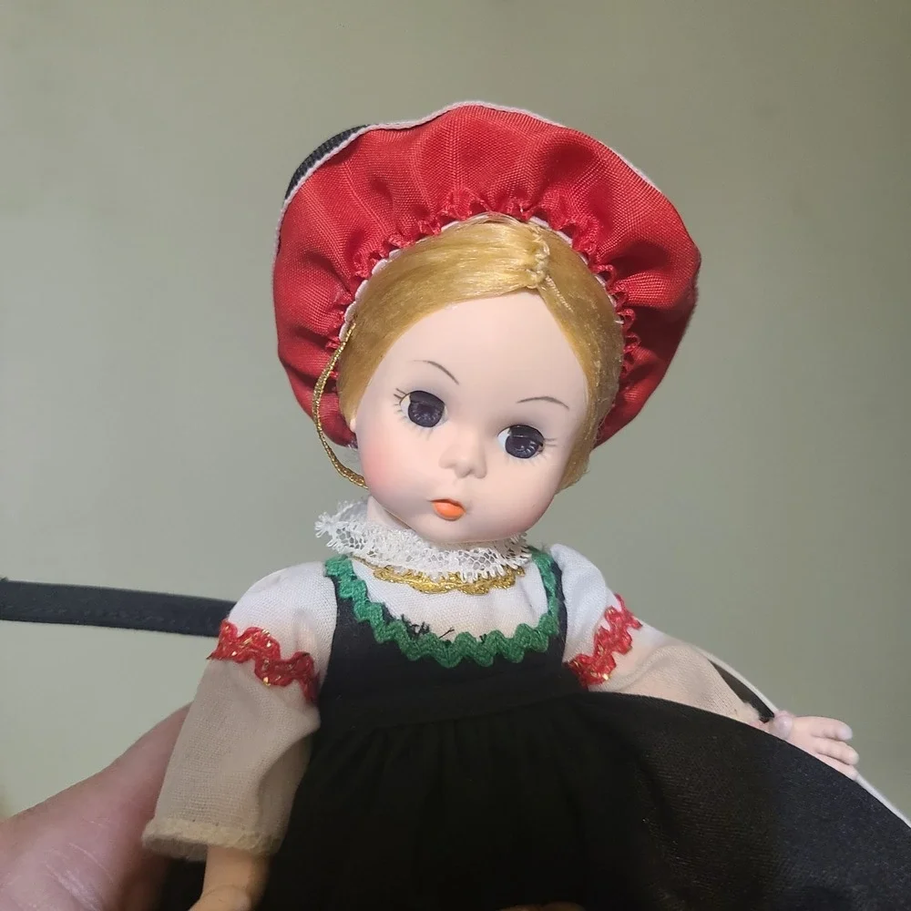 Vtg Madame Alexander International Alexander-kins 